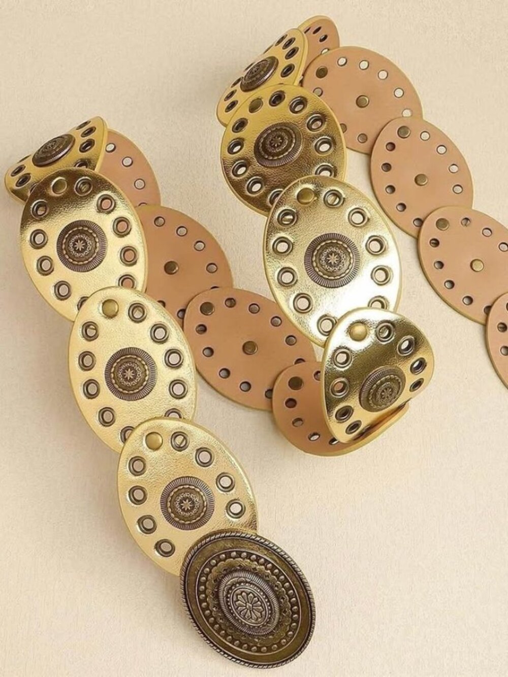 Color is gold. Women's Wide Disc Belt, Oval Belt, Western Vintage, Waist Belt